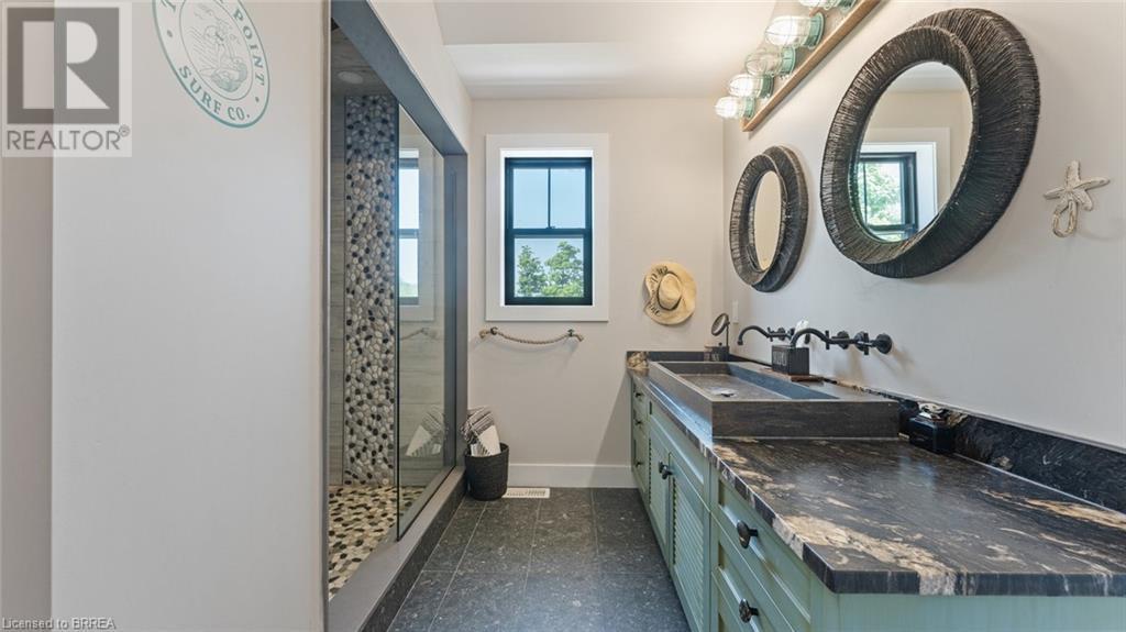 33 Cedar Drive, Turkey Point, ON - Indoor Photo Showing Bathroom