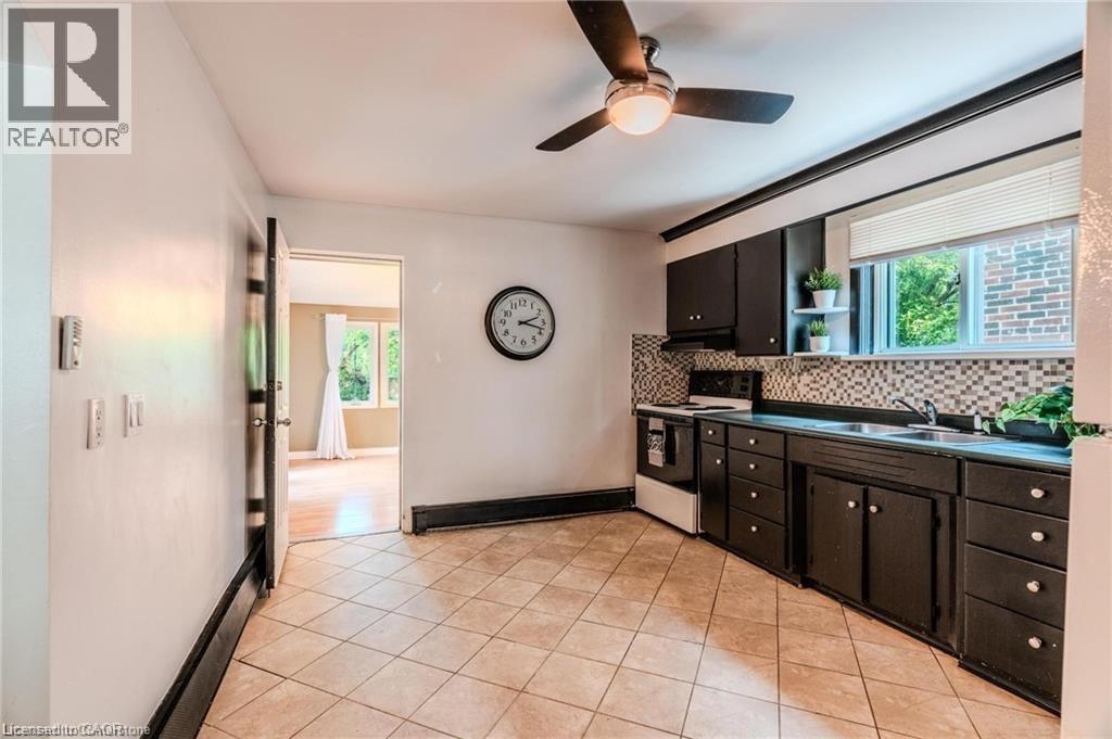 95 Paradise Road N, Hamilton, ON - Indoor Photo Showing Kitchen With Double Sink