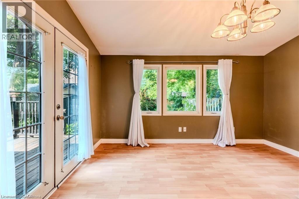 95 Paradise Road N, Hamilton, ON - Indoor Photo Showing Other Room