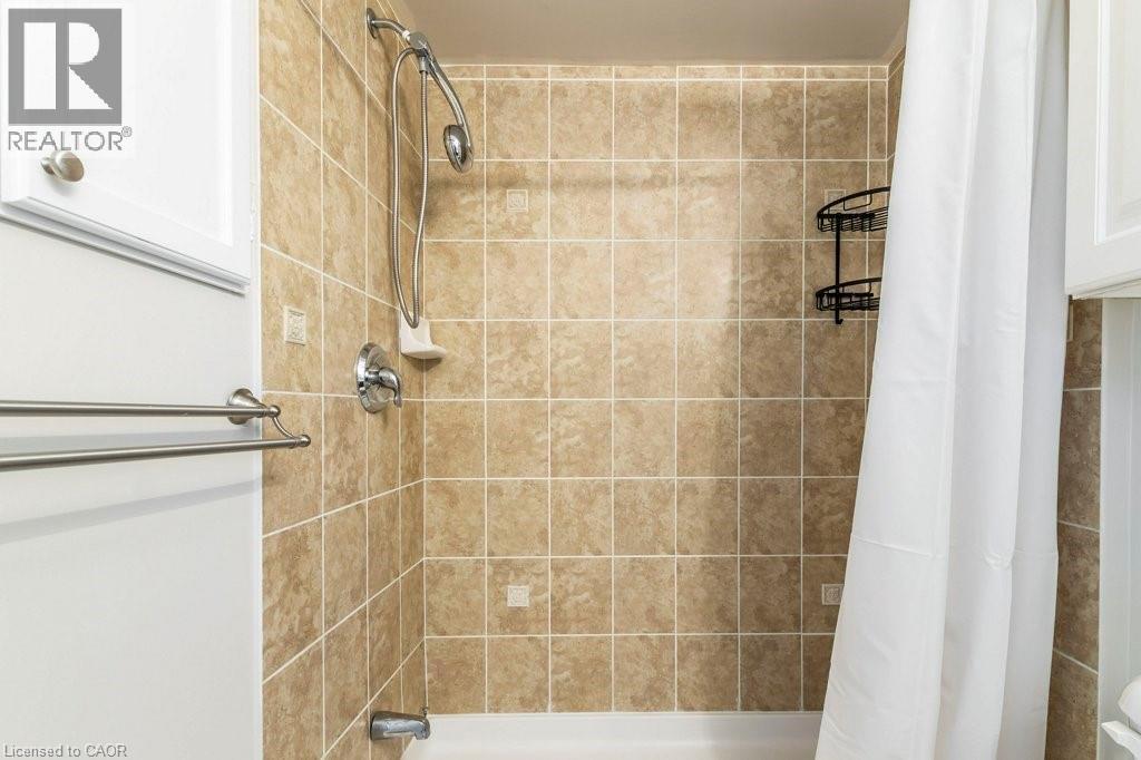 470 Beach Boulevard Unit# 8, Hamilton, ON - Indoor Photo Showing Other Room