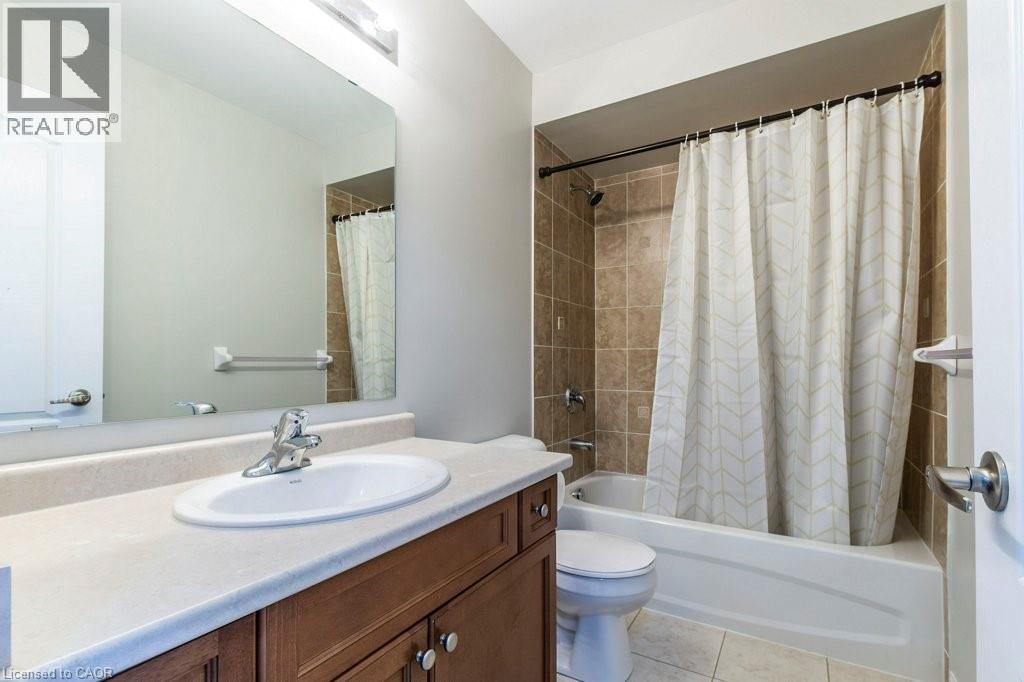 470 Beach Boulevard Unit# 8, Hamilton, ON - Indoor Photo Showing Bathroom