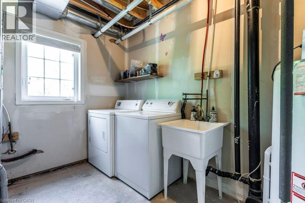470 Beach Boulevard Unit# 8, Hamilton, ON - Indoor Photo Showing Laundry Room