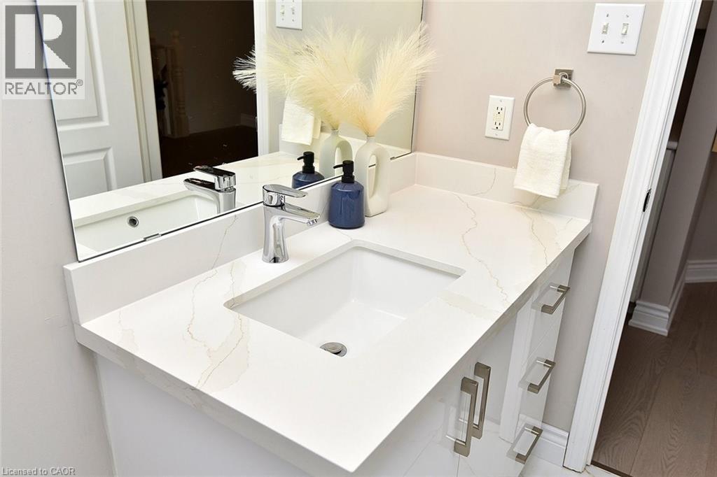 Bathroom with vanity - 5109 Blue Spruce Avenue, Burlington, ON - Indoor Photo Showing Bathroom