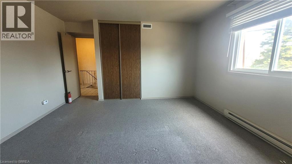 325 Fairview Drive, Brantford, ON - Indoor Photo Showing Other Room