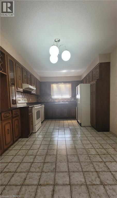 325 Fairview Drive, Brantford, ON - Indoor Photo Showing Kitchen