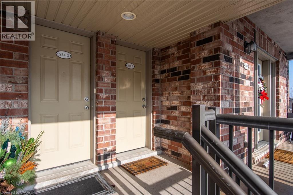 234 Rachel Crescent Unit# E, Kitchener, ON - With Exterior