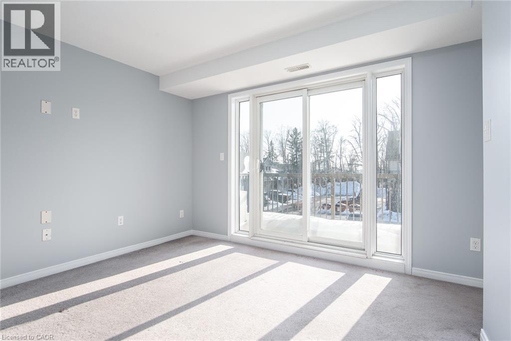 234 Rachel Crescent Unit# E, Kitchener, ON - Indoor Photo Showing Other Room