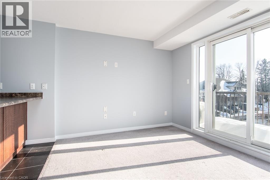 234 Rachel Crescent Unit# E, Kitchener, ON - Indoor Photo Showing Other Room