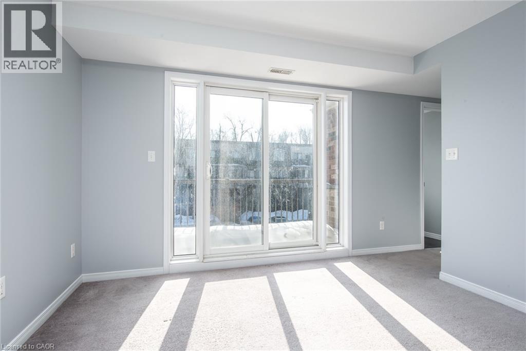 234 Rachel Crescent Unit# E, Kitchener, ON - Indoor Photo Showing Other Room