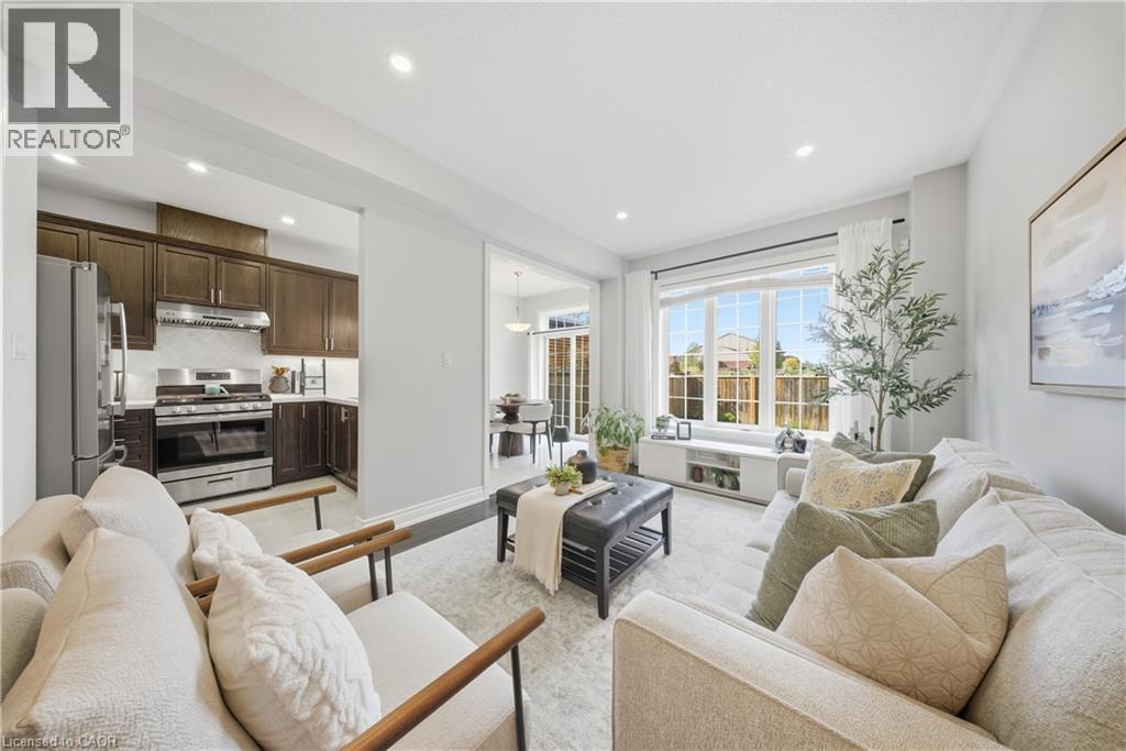 Living area featuring recessed lighting - 8 Summerberry Way, Hamilton, ON - Indoor Photo Showing Living Room