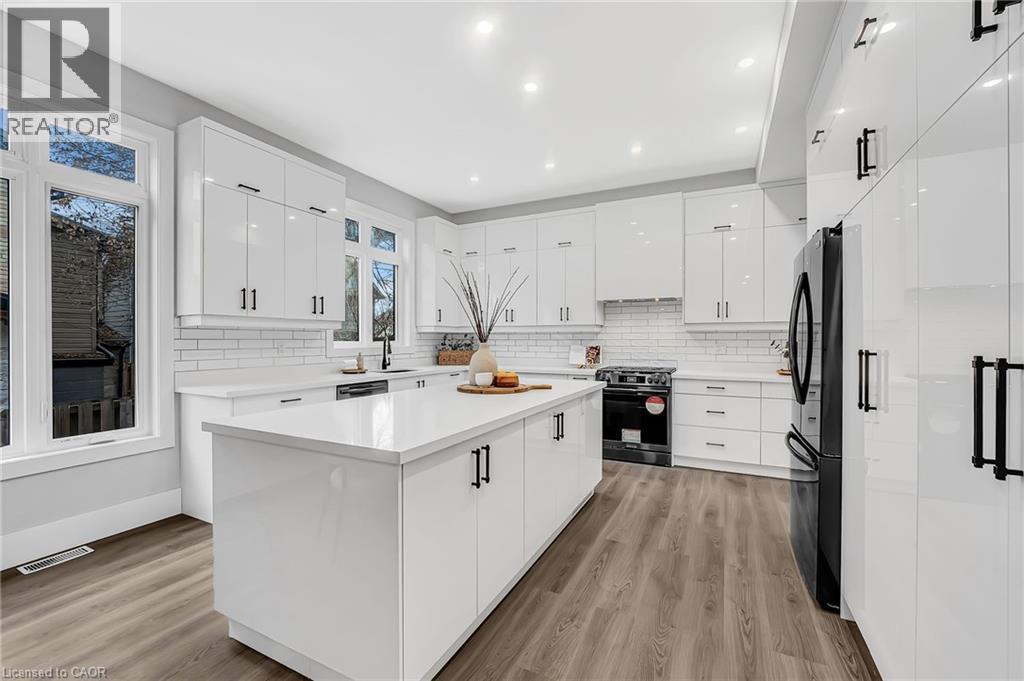 28 Norwich Street W, Guelph, ON - Indoor Photo Showing Kitchen With Upgraded Kitchen