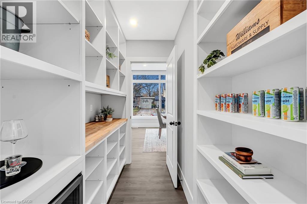 28 Norwich Street W, Guelph, ON - Indoor