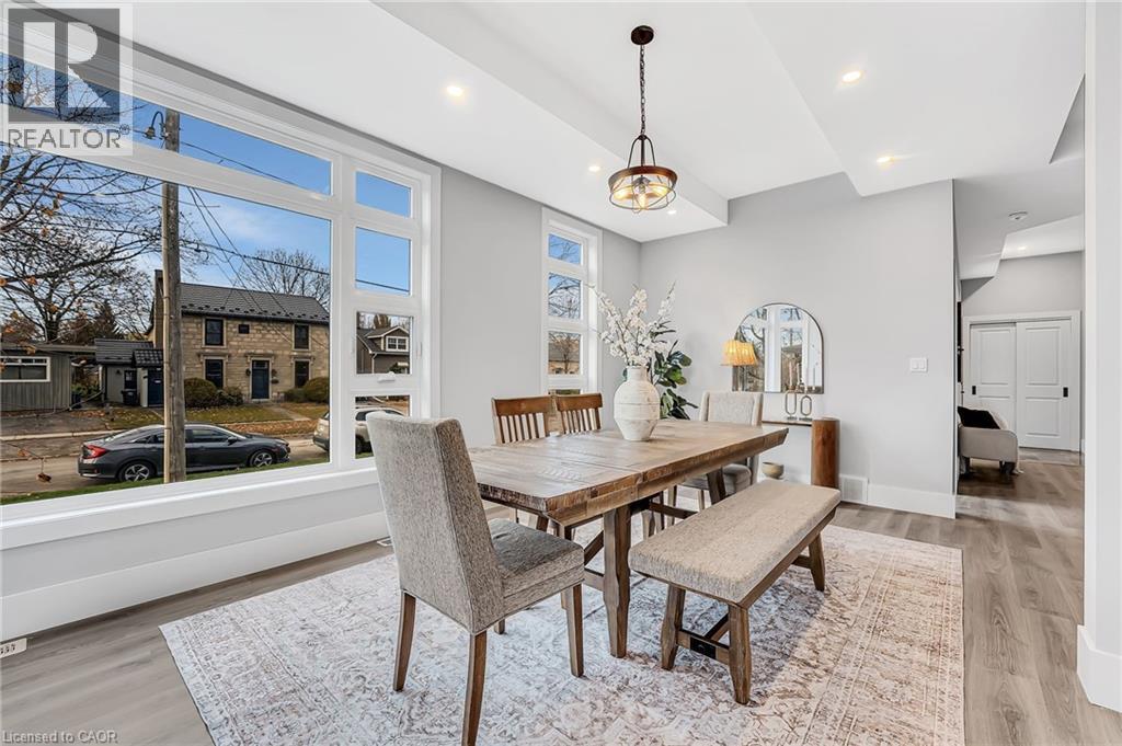 28 Norwich Street W, Guelph, ON - Indoor Photo Showing Dining Room