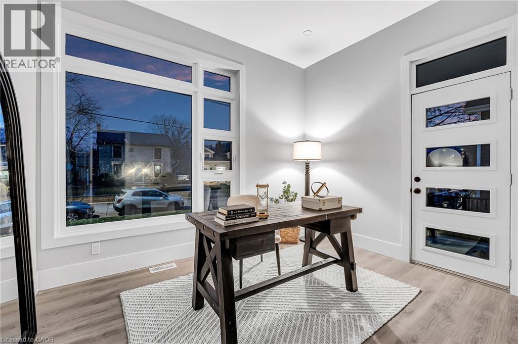 28 Norwich Street W, Guelph, ON - Indoor Photo Showing Office