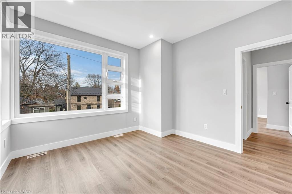 28 Norwich Street W, Guelph, ON - Indoor Photo Showing Other Room