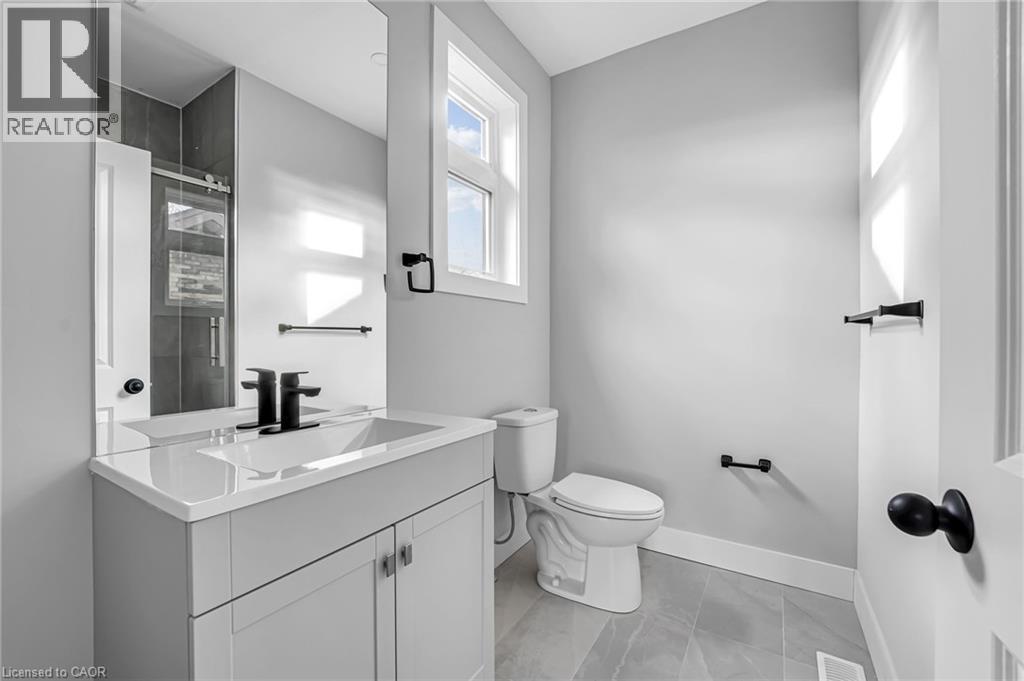 28 Norwich Street W, Guelph, ON - Indoor Photo Showing Bathroom