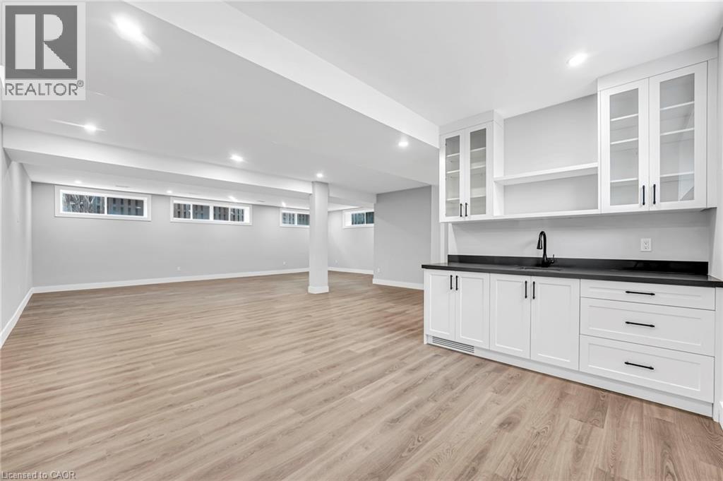 28 Norwich Street W, Guelph, ON - Indoor