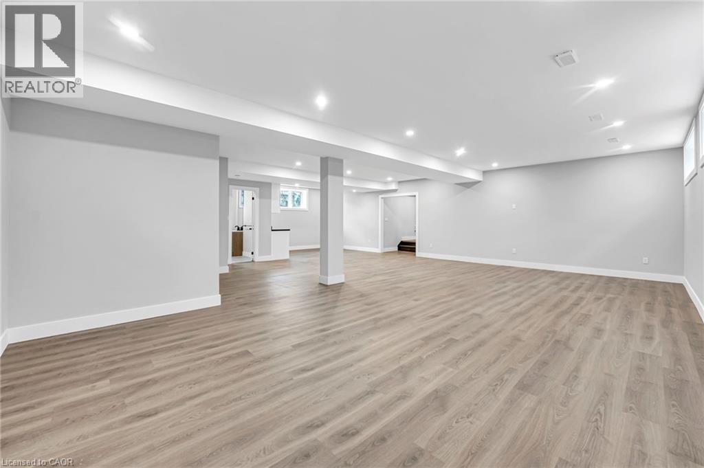 28 Norwich Street W, Guelph, ON - Indoor Photo Showing Other Room