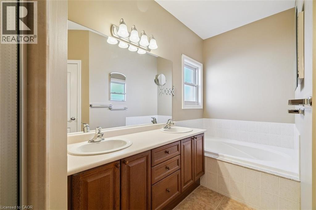 Ensuite Bath - 2428 Salcome Drive, Oakville, ON - Indoor Photo Showing Bathroom