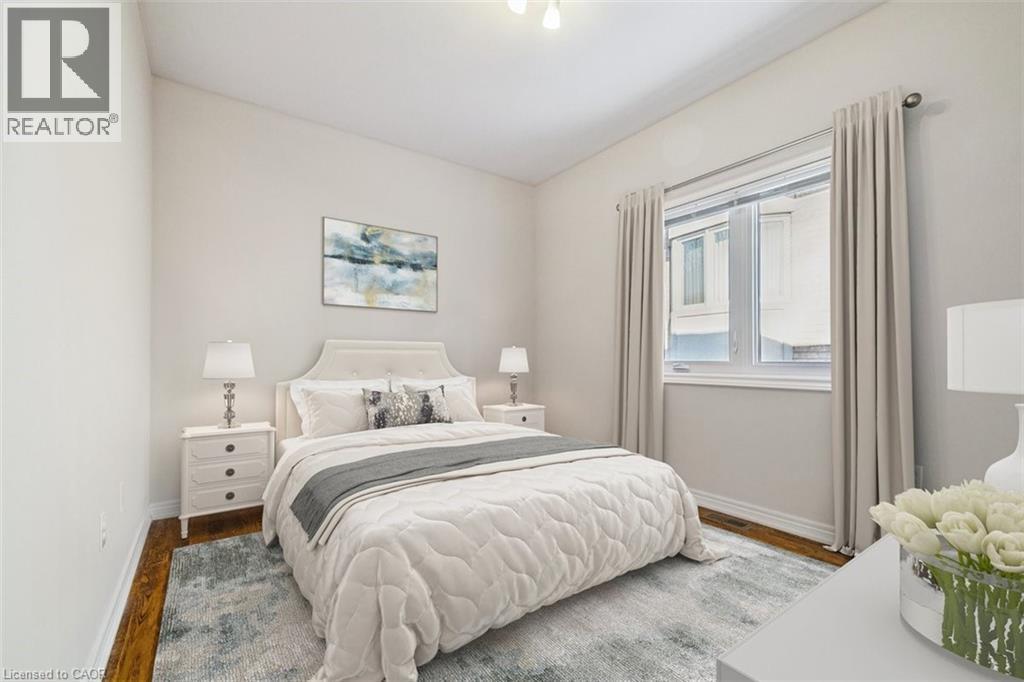 2428 Salcome Drive, Oakville, ON - Indoor Photo Showing Bedroom