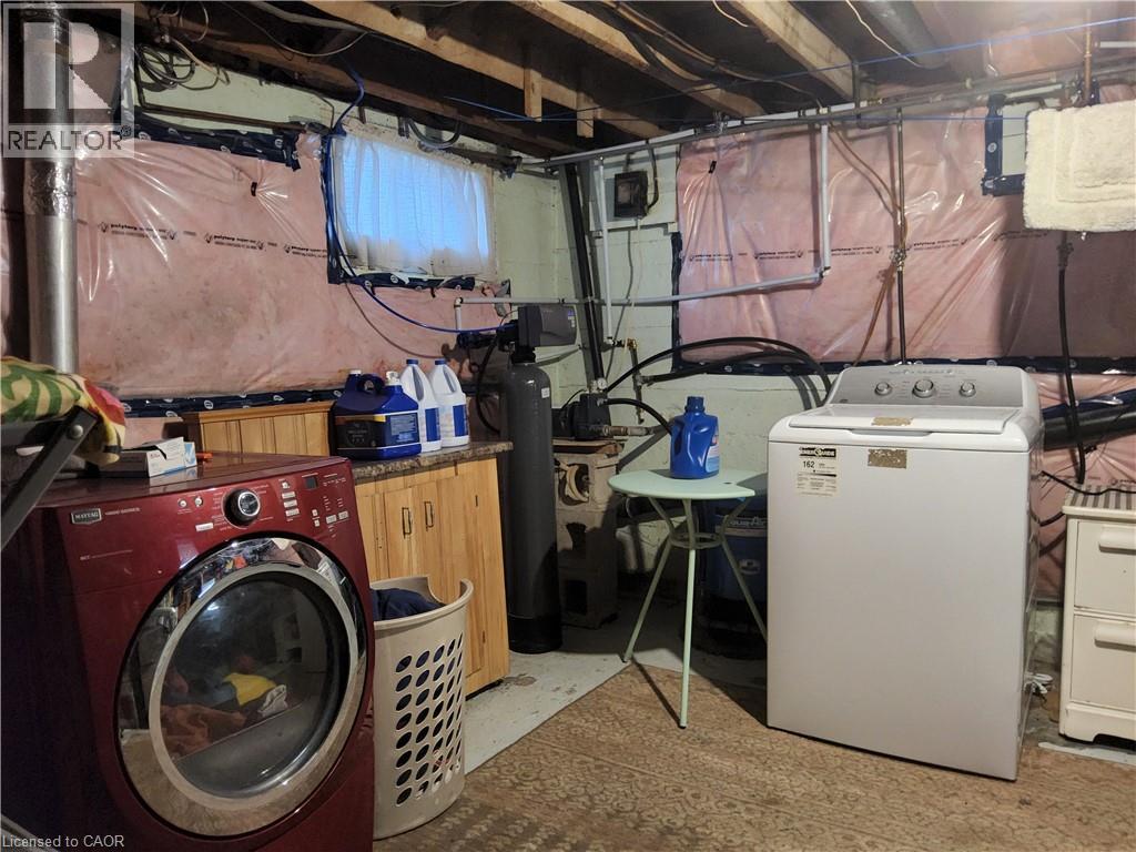 Laundry area with washer / clothes dryer - 509 Queensway W, Simcoe, ON - Indoor Photo Showing Laundry Room