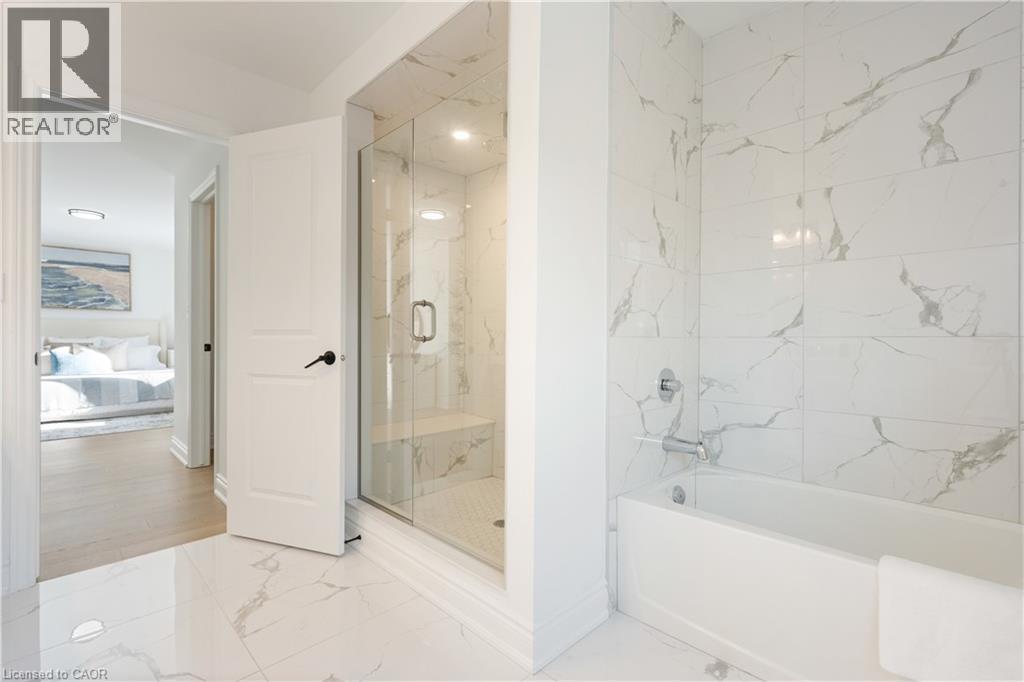 66 Cesar Place, Ancaster, ON - Indoor Photo Showing Bathroom