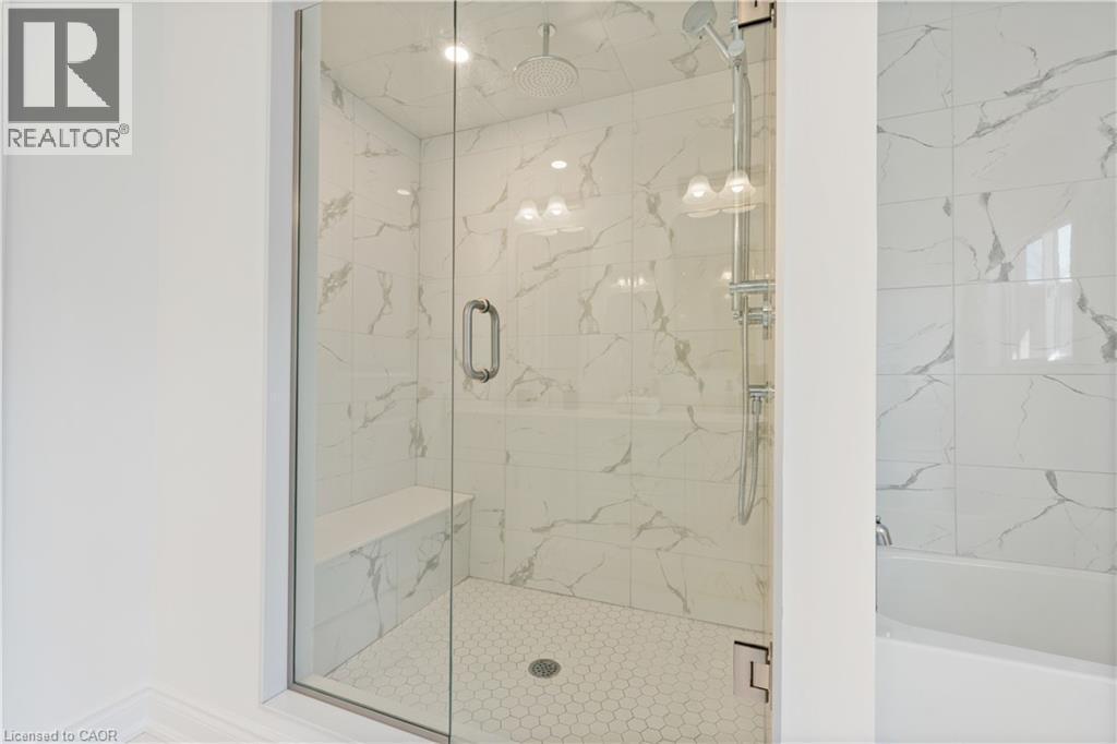 66 Cesar Place, Ancaster, ON - Indoor Photo Showing Bathroom