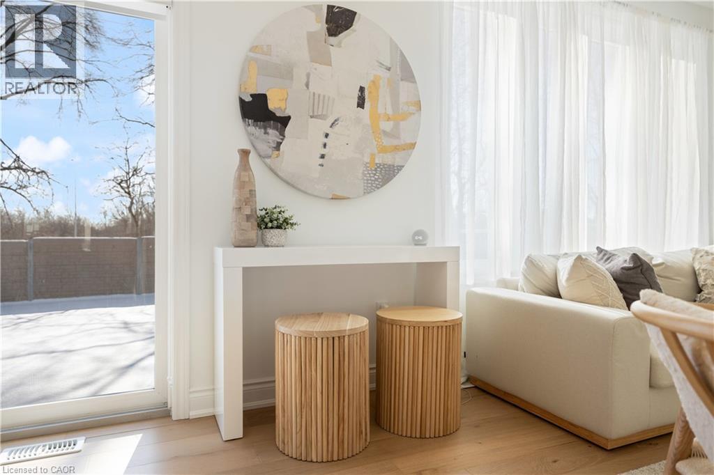 66 Cesar Place, Ancaster, ON - Indoor Photo Showing Other Room