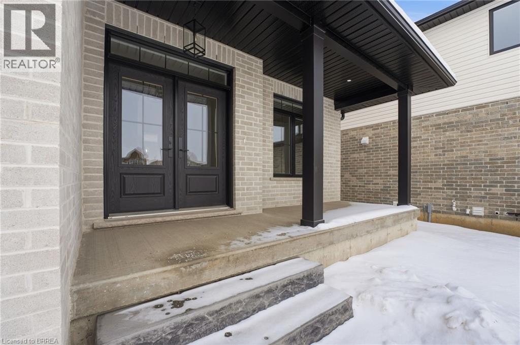 102 Oak Avenue, Paris, ON - Outdoor With Exterior