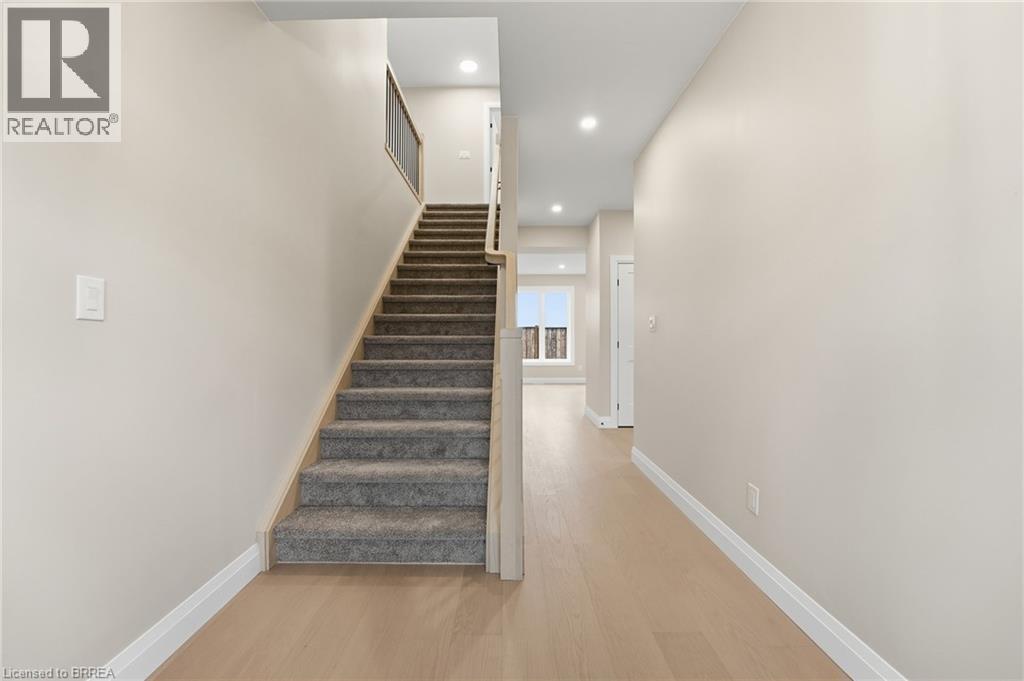 102 Oak Avenue, Paris, ON - Indoor Photo Showing Other Room