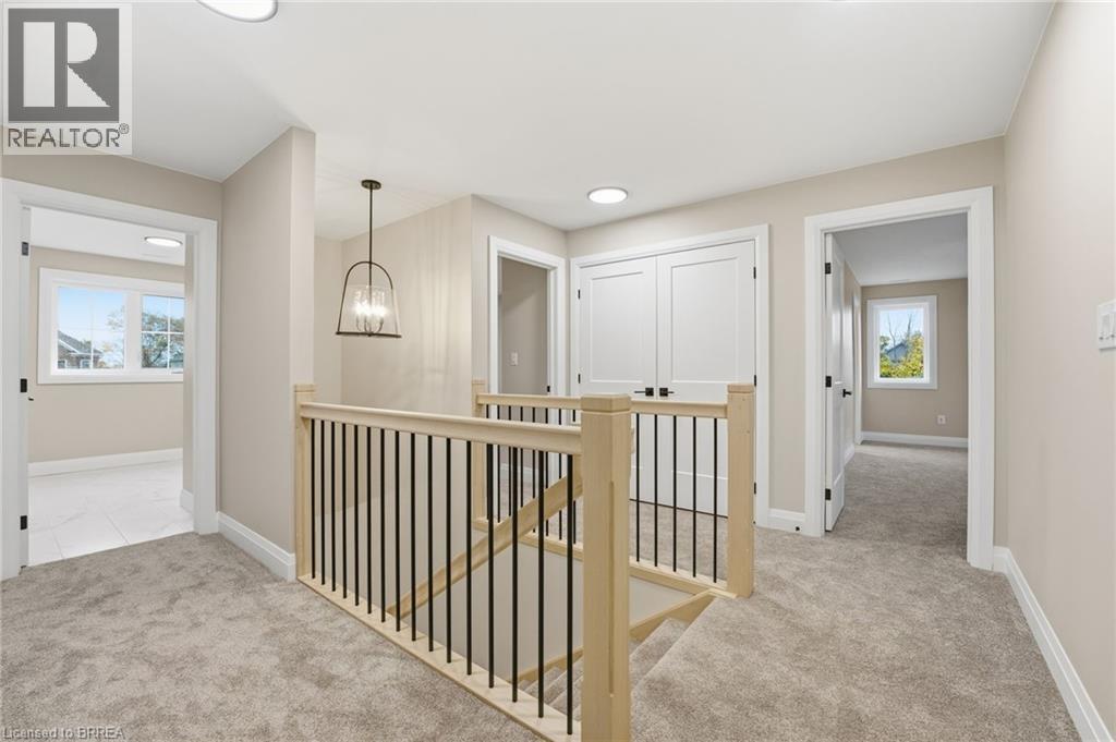 102 Oak Avenue, Paris, ON - Indoor Photo Showing Other Room