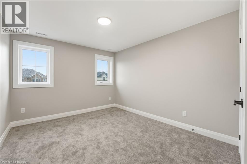 102 Oak Avenue, Paris, ON - Indoor Photo Showing Other Room