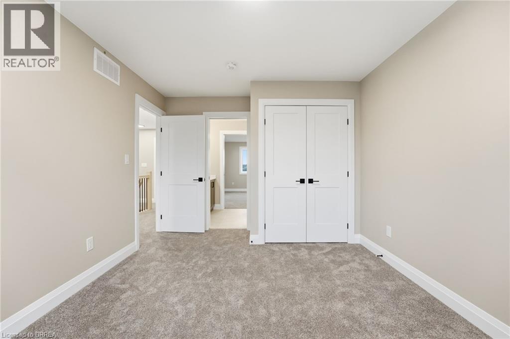 102 Oak Avenue, Paris, ON - Indoor Photo Showing Other Room