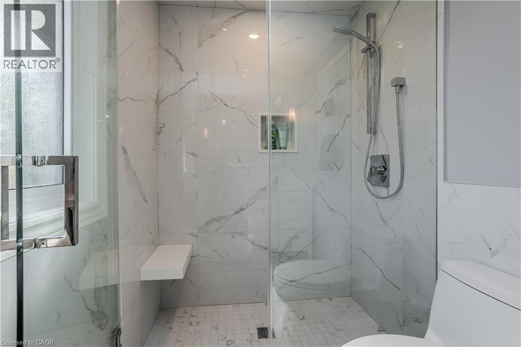 1858 Heather Hills Drive, Burlington, ON - Indoor Photo Showing Bathroom