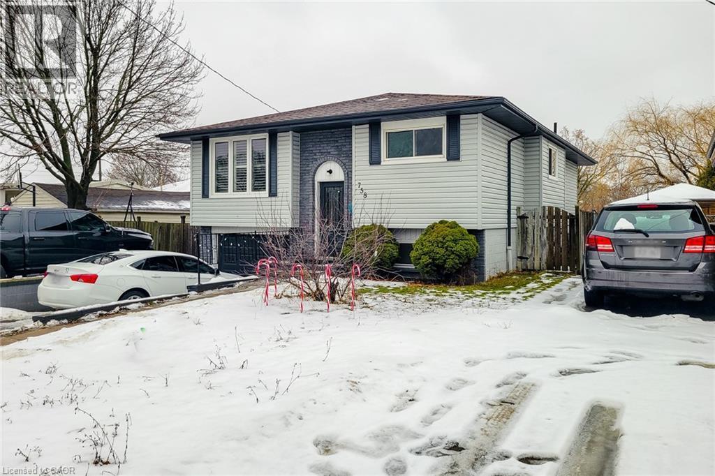 View of bi-level home - 758 Stone Church Road E, Hamilton, ON - Outdoor