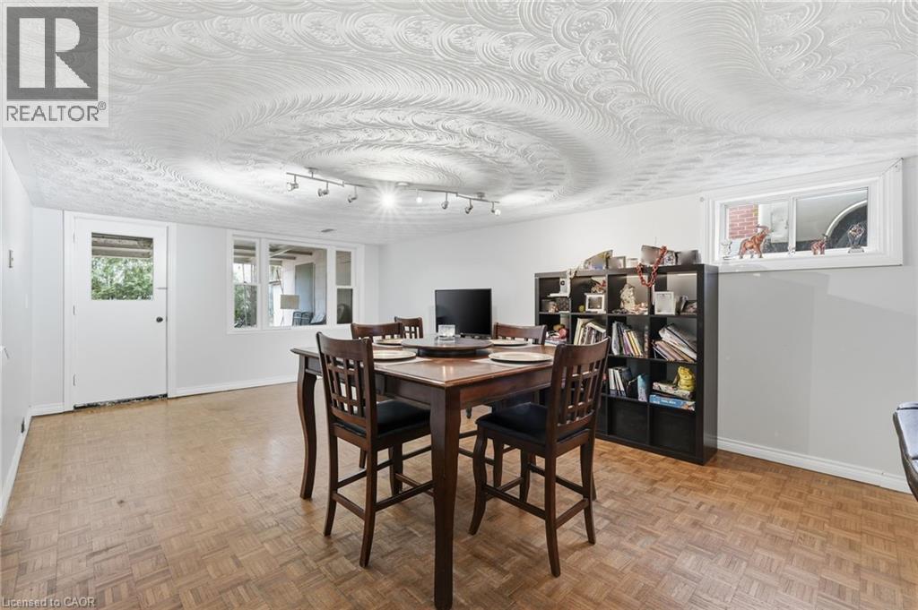 20 Nelligan Place, Hamilton, ON - Indoor Photo Showing Dining Room