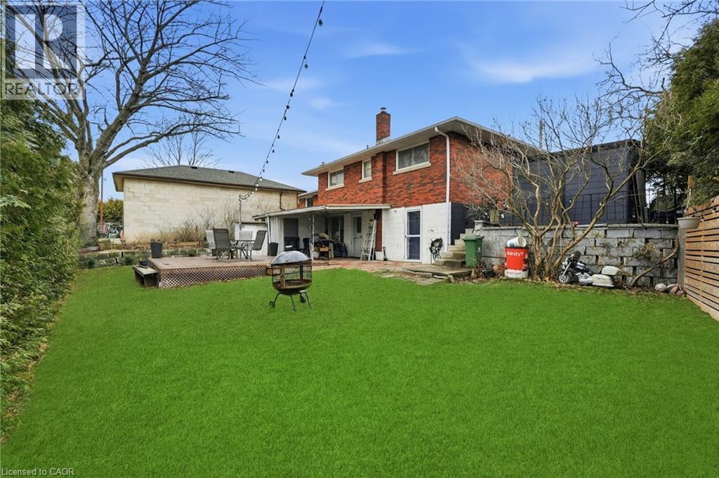 20 Nelligan Place, Hamilton, ON - Outdoor With Deck Patio Veranda