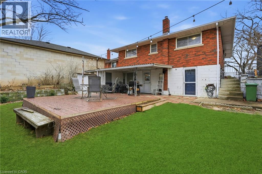 20 Nelligan Place, Hamilton, ON - Outdoor With Deck Patio Veranda