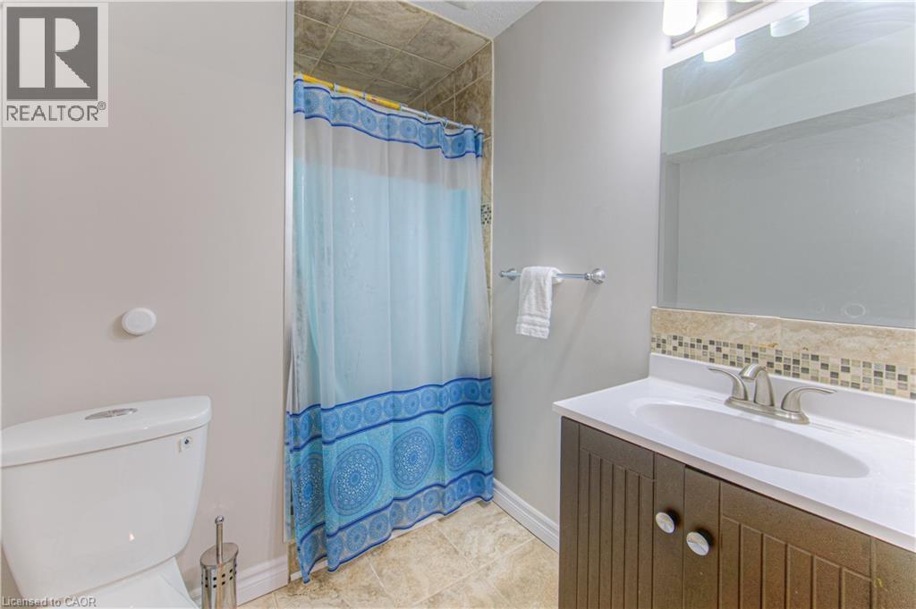 139 Pebblecreek Drive, Kitchener, ON - Indoor Photo Showing Bathroom