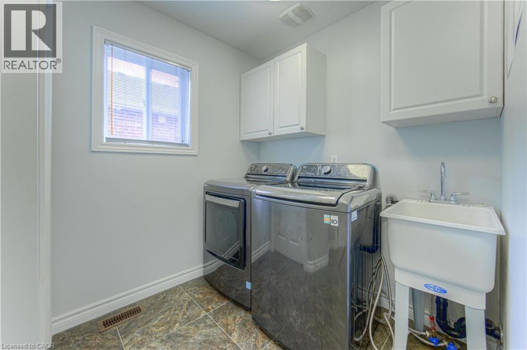 139 Pebblecreek Drive, Kitchener, ON - Indoor Photo Showing Laundry Room