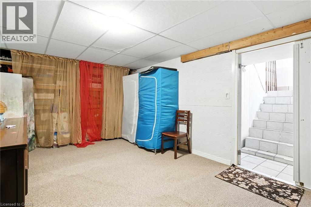 39 Clayburn Avenue, St. Catharines, ON - Indoor