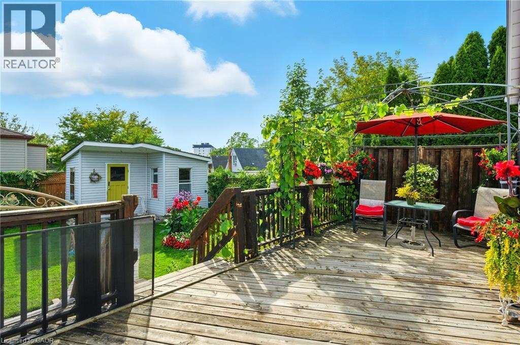 39 Clayburn Avenue, St. Catharines, ON - Outdoor With Deck Patio Veranda
