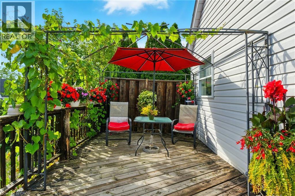 39 Clayburn Avenue, St. Catharines, ON - Outdoor With Deck Patio Veranda