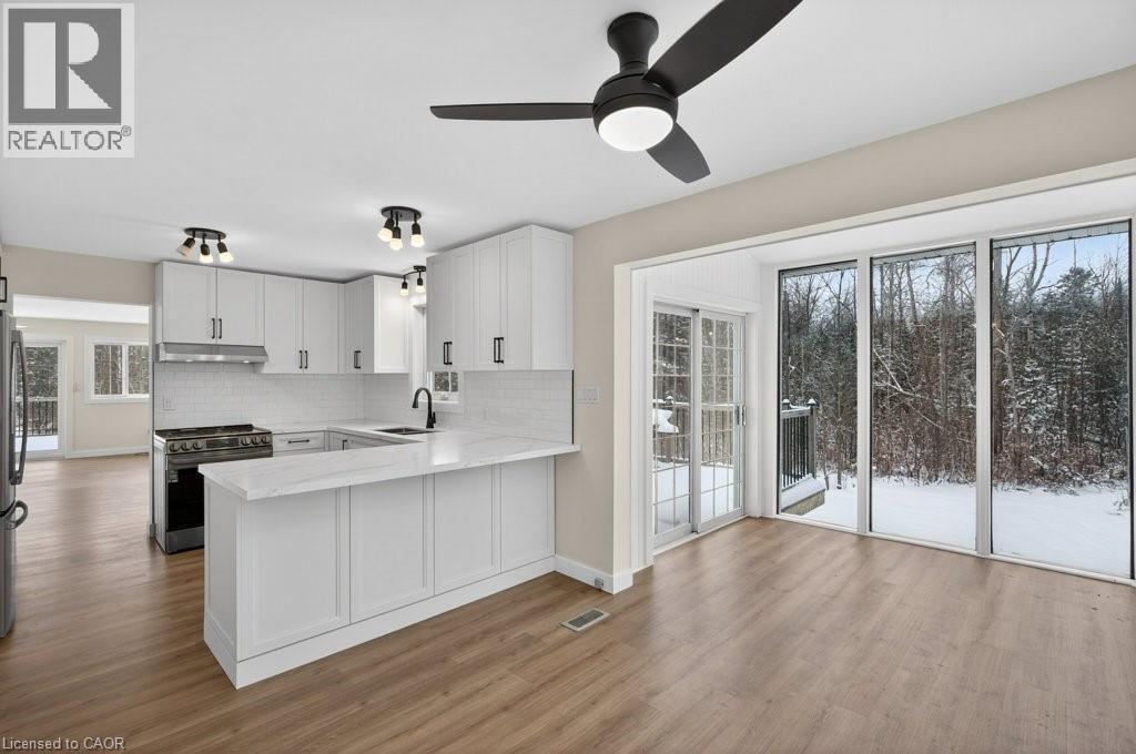 7460 5Th Line, Essa, ON - Indoor Photo Showing Kitchen
