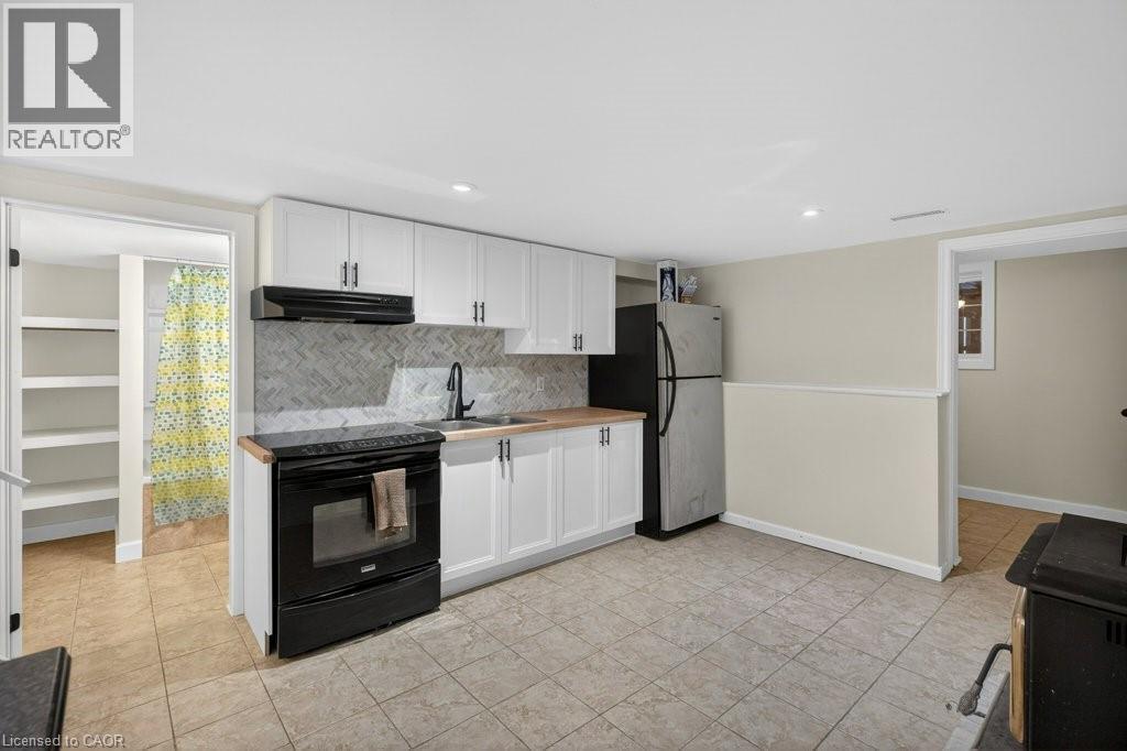 7460 5Th Line, Essa, ON - Indoor Photo Showing Kitchen