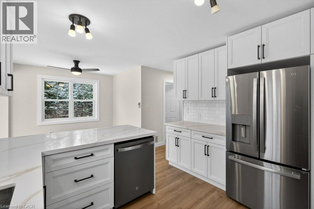 7460 5Th Line, Essa, ON - Indoor Photo Showing Kitchen