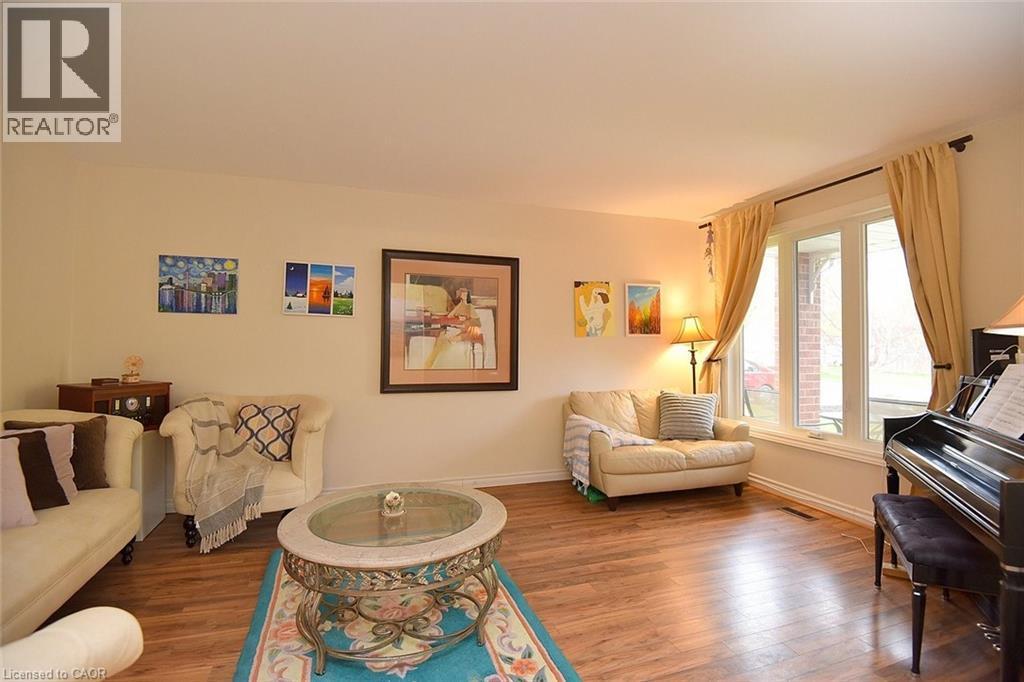 Living room with wood finished floors - 43 Niska Drive, Waterdown, ON - Indoor Photo Showing Living Room