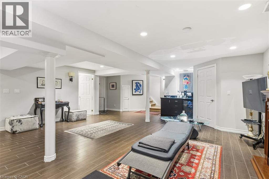 1219 Hammond Street, Burlington, ON - Indoor