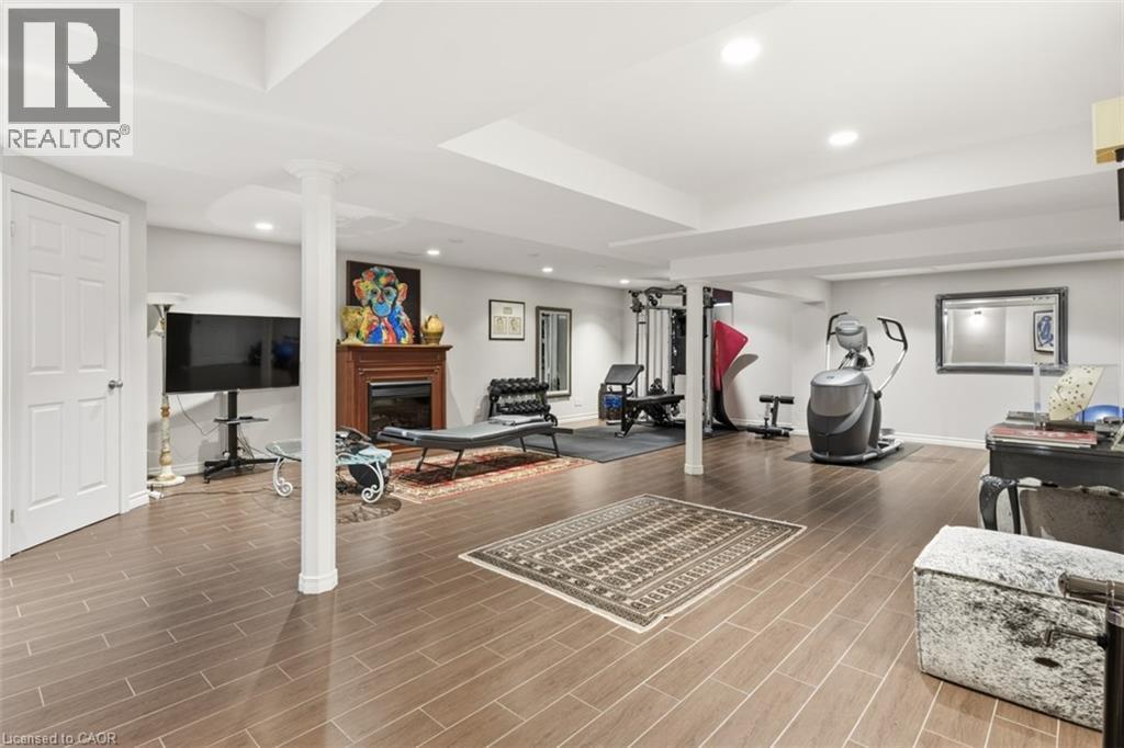 1219 Hammond Street, Burlington, ON - Indoor