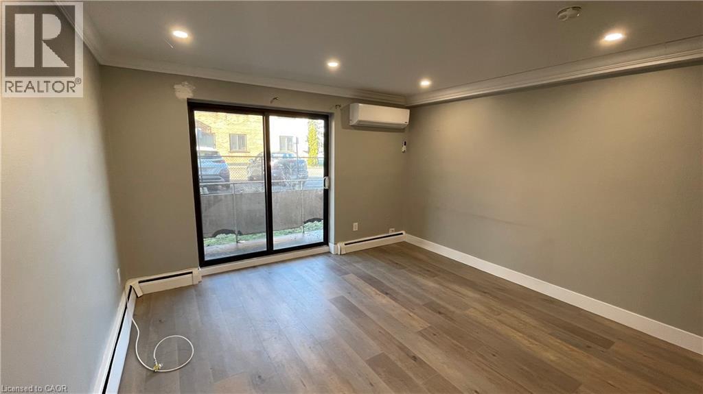 700 Lawrence Road Unit# 102, Hamilton, ON - Indoor Photo Showing Other Room